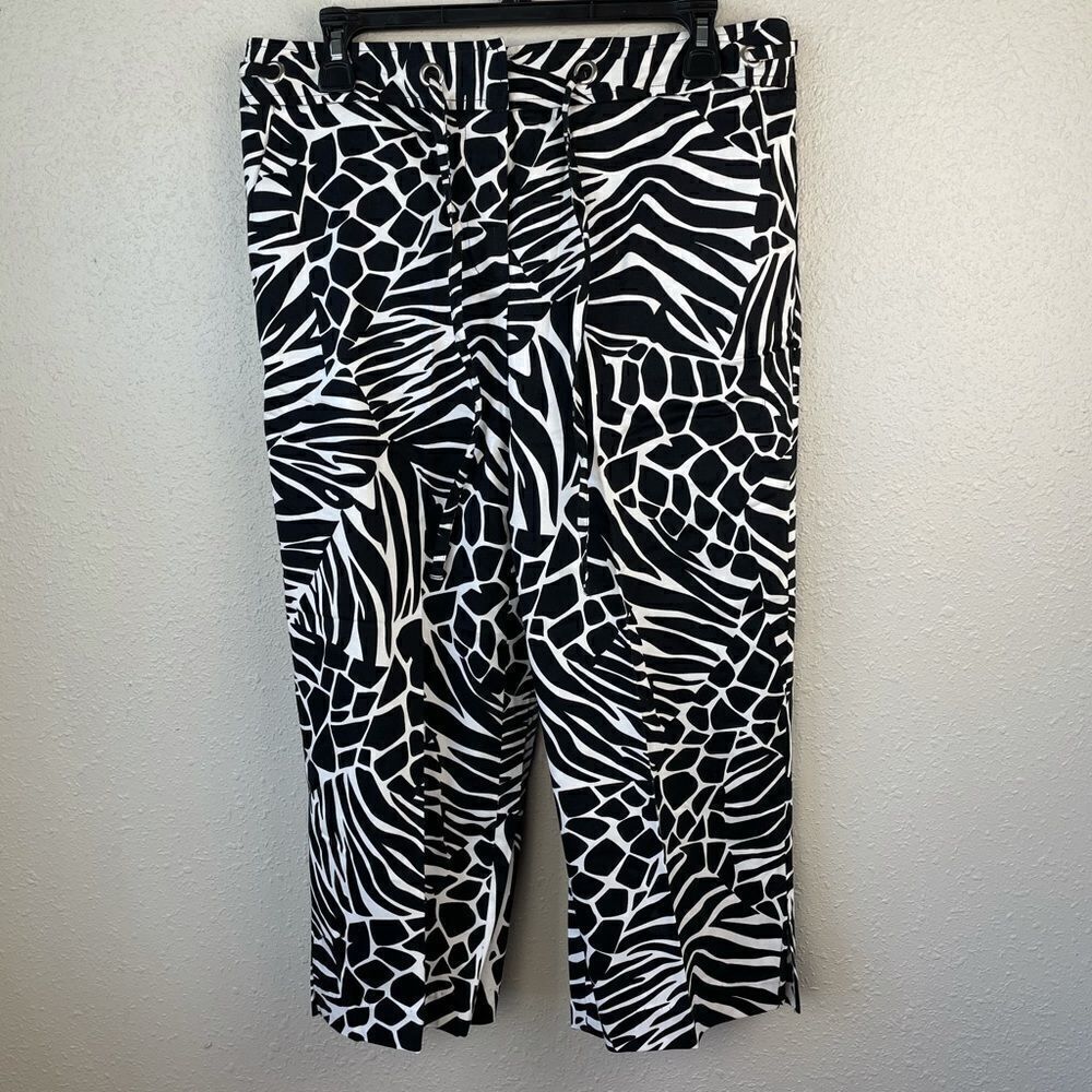 Methode Black & White Cropped Pants Size 10 EUC